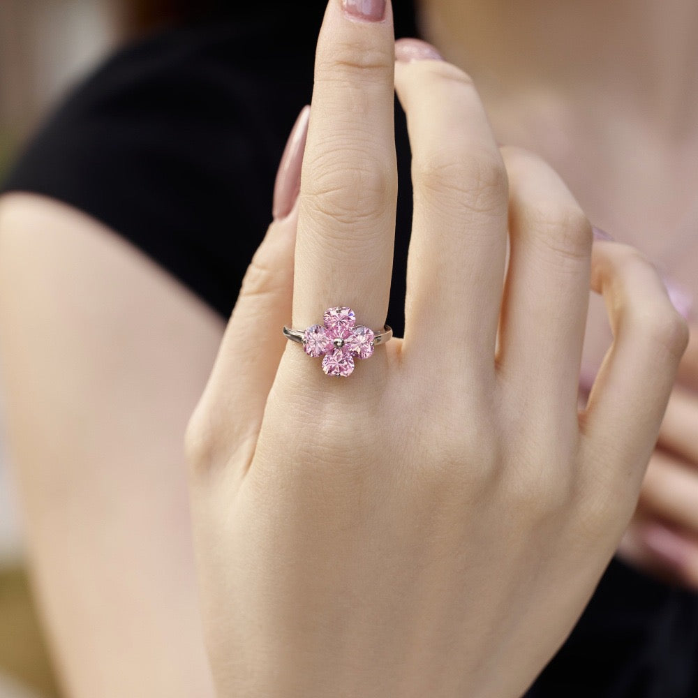 Fourleaf dot ring